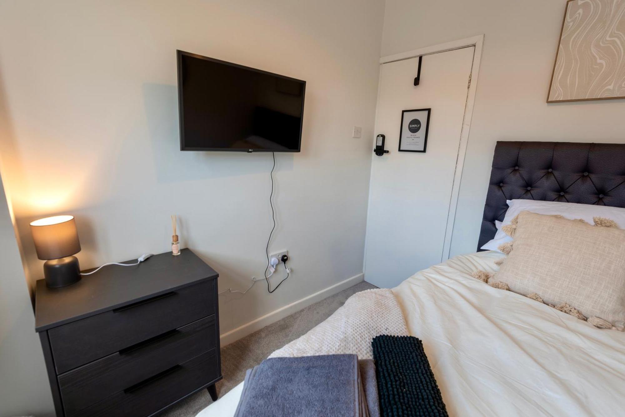 Single Room In Brand New 5 Bedroom Home BW Room 2 Solihull Extérieur photo